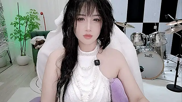 Snapshot of Vaness-a chatting on 4, 10, 2025 Vaness-a online show from 4, 10, 2025