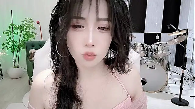 Snapshot of Vaness-a chatting on 7, 10, 2025 Vaness-a online show from 7, 10, 2025