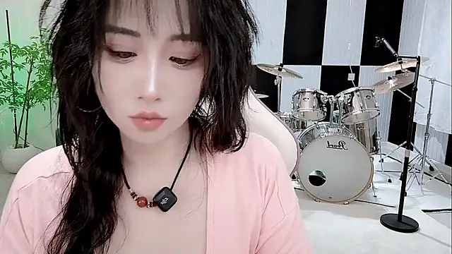 Snapshot of Vaness-a chatting on 8, 10, 2025 Vaness-a online show from 8, 10, 2025