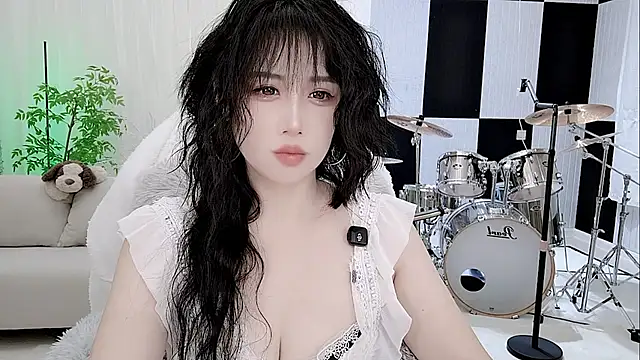 Snapshot of Vaness-a chatting on 16, 10, 2025 Vaness-a online show from 16, 10, 2025