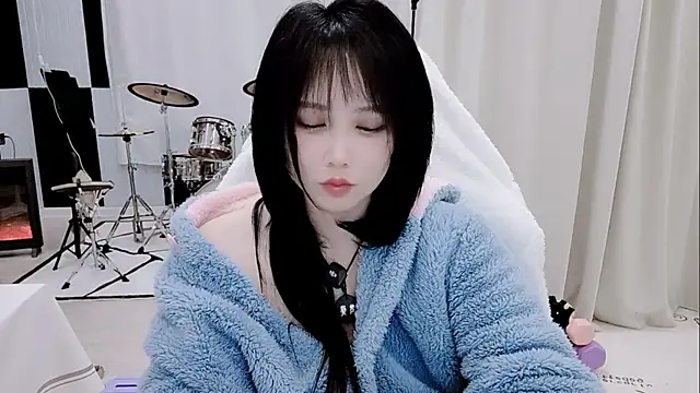 Snapshot of Vaness-a chatting on 8, 4, 2026 Vaness-a online show from 8, 4, 2026