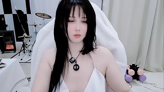 Snapshot of Vaness-a chatting on 10, 4, 2026 Vaness-a online show from 10, 4, 2026