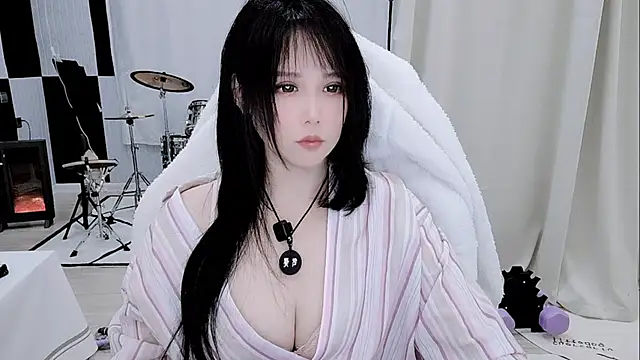 Snapshot of Vaness-a chatting on 14, 4, 2026 Vaness-a online show from 14, 4, 2026