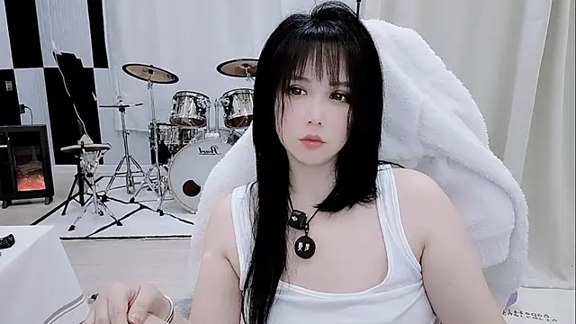 Snapshot of Vaness-a chatting on 15, 4, 2026 Vaness-a online show from 15, 4, 2026