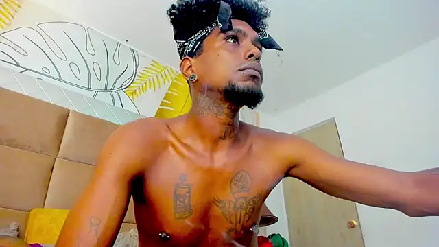 Snapshot of bigblackhotx1 chatting on 28, 9, 2025 bigblackhotx1 online show from 28, 9, 2025