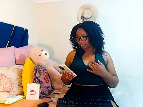 Snapshot of veronica1xxx chatting on 17, 12, 2025 veronica1xxx online show from 17, 12, 2025