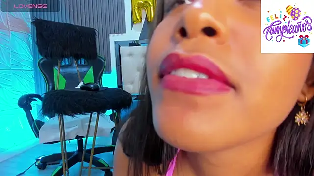 Snapshot of alexa_andherson chatting on 4, 3, 2025 alexa andherson online show from 4, 3, 2025