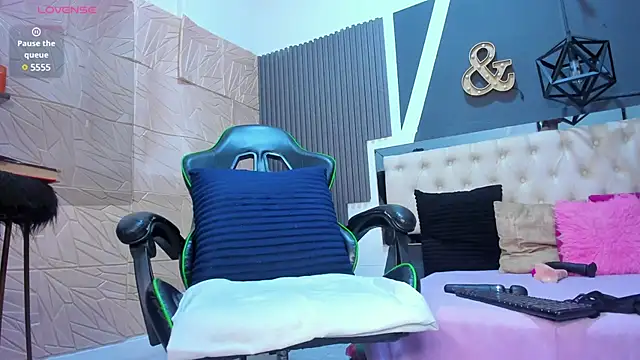 Snapshot of alexa_andherson chatting on 14, 3, 2025 alexa andherson online show from 14, 3, 2025