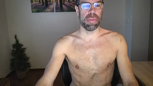 Snapshot of Harry_Boldt chatting on 17, 12, 2024 Harry Boldt online show from 17, 12, 2024