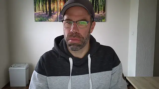 Snapshot of Harry_Boldt chatting on 20, 10, 2025 Harry Boldt online show from 20, 10, 2025