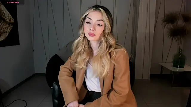 StacyWoods online show from 13, 5, 2026