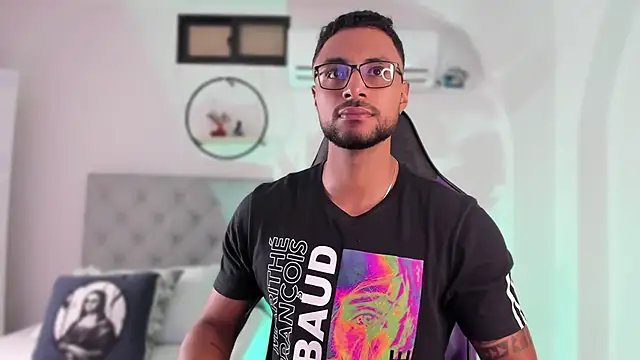 LiamGarcia1 online show from 18, 12, 2024