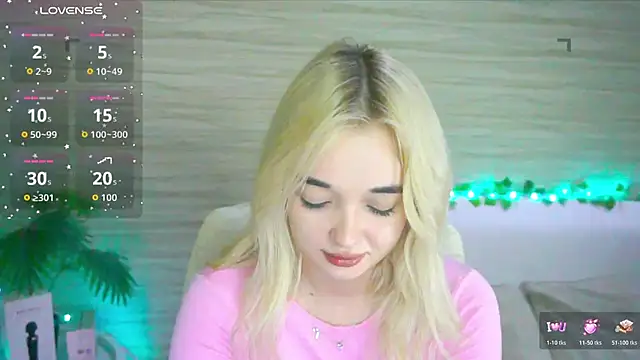 Snapshot of Ashley_S chatting on 30, 10, 2025 Ashley S online show from 30, 10, 2025