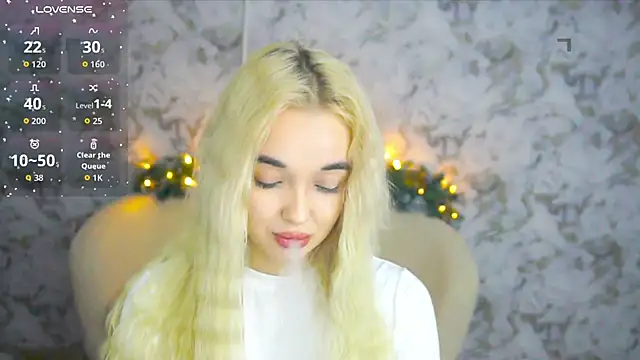 Snapshot of Ashley_S chatting on 18, 12, 2025 Ashley S online show from 18, 12, 2025