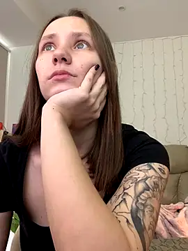 Snapshot of HotCaramellsTV chatting on 17, 9, 2025 HotCaramellsTV online show from 17, 9, 2025