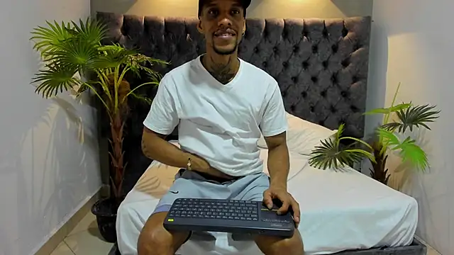Snapshot of Salomon_koude chatting on 24, 4, 2026 Salomon koude online show from 24, 4, 2026