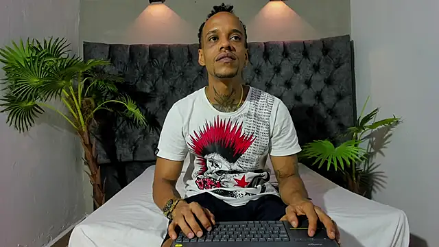 Snapshot of Salomon_koude chatting on 26, 4, 2026 Salomon koude online show from 26, 4, 2026