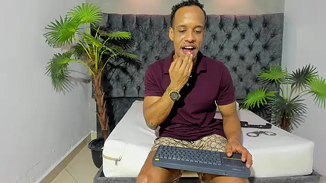 Snapshot of Salomon_koude chatting on 30, 4, 2026 Salomon koude online show from 30, 4, 2026