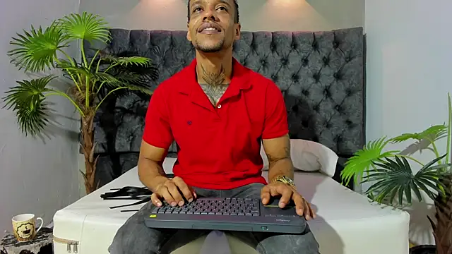 Snapshot of Salomon_koude chatting on 5, 5, 2026 Salomon koude online show from 5, 5, 2026
