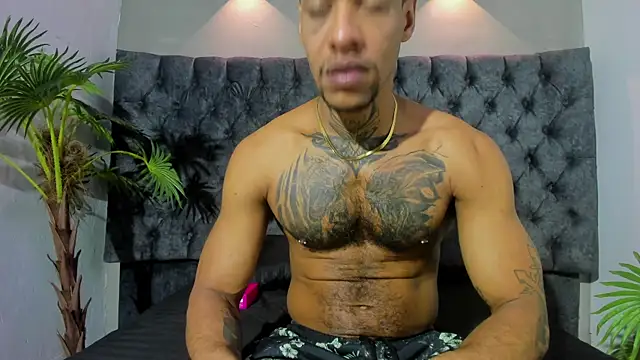 Snapshot of Salomon_koude chatting on 8, 5, 2026 Salomon koude online show from 8, 5, 2026