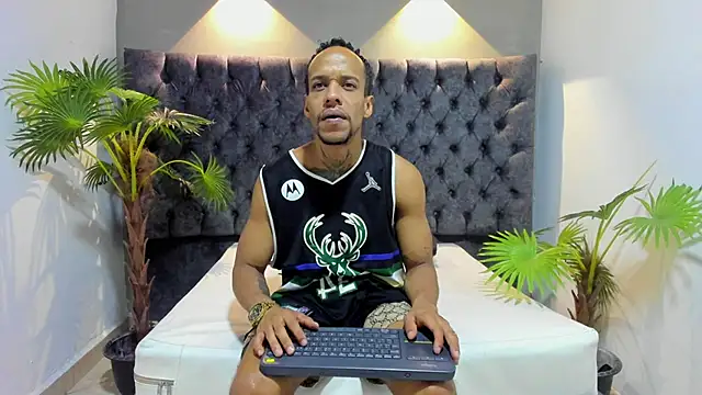 Snapshot of Salomon_koude chatting on 19, 5, 2026 Salomon koude online show from 19, 5, 2026