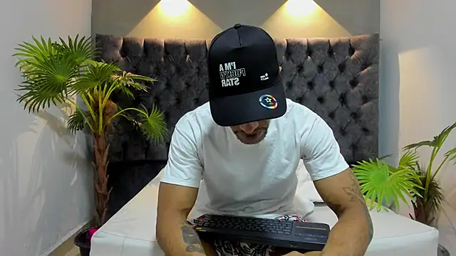 Snapshot of Salomon_koude chatting on 21, 5, 2026 Salomon koude online show from 21, 5, 2026