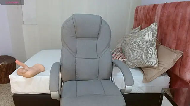 Snapshot of sussy_leon chatting on 19, 9, 2025 sussy leon online show from 19, 9, 2025