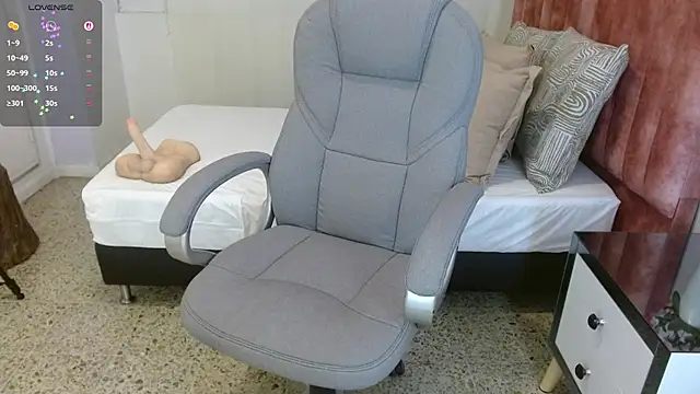 Snapshot of sussy_leon chatting on 25, 10, 2025 sussy leon online show from 25, 10, 2025