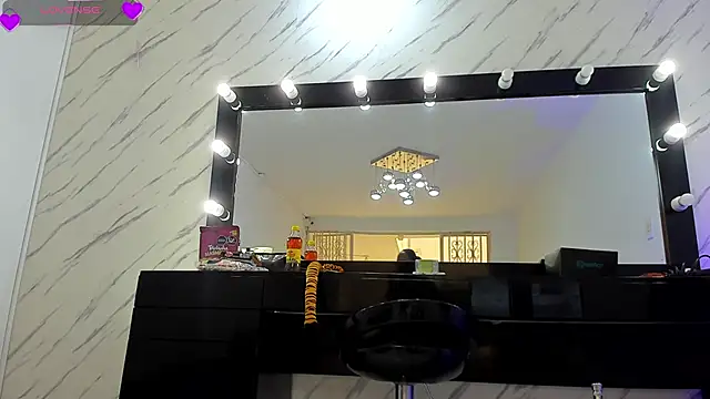 Snapshot of ElisabethMassey chatting on 31, 10, 2025 ElisabethMassey online show from 31, 10, 2025