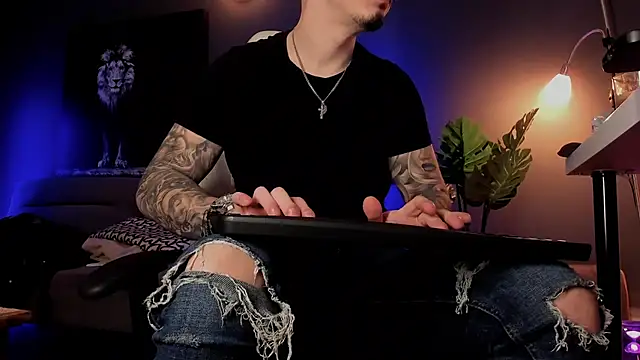 Snapshot of uptomatty chatting on 12, 3, 2026 uptomatty online show from 12, 3, 2026