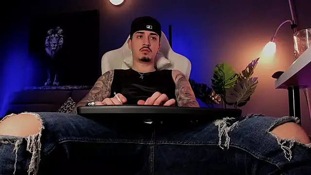 Snapshot of uptomatty chatting on 23, 3, 2026 uptomatty online show from 23, 3, 2026