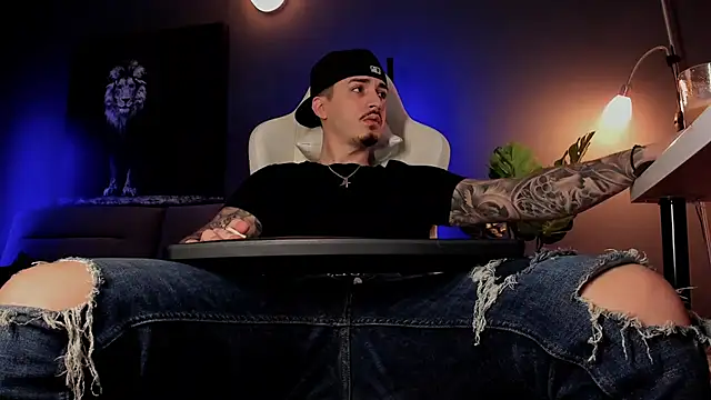 Snapshot of uptomatty chatting on 25, 3, 2026 uptomatty online show from 25, 3, 2026