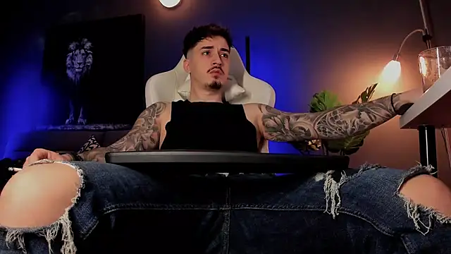 Snapshot of uptomatty chatting on 26, 3, 2026 uptomatty online show from 26, 3, 2026