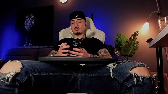 Snapshot of uptomatty chatting on 29, 3, 2026 uptomatty online show from 29, 3, 2026