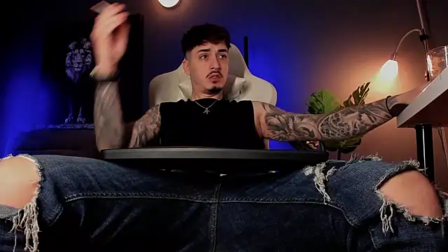 Snapshot of uptomatty chatting on 30, 3, 2026 uptomatty online show from 30, 3, 2026