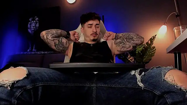 Snapshot of uptomatty chatting on 5, 4, 2026 uptomatty online show from 5, 4, 2026