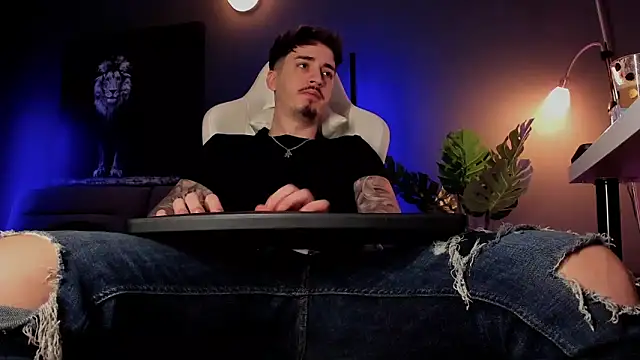 Snapshot of uptomatty chatting on 16, 4, 2026 uptomatty online show from 16, 4, 2026