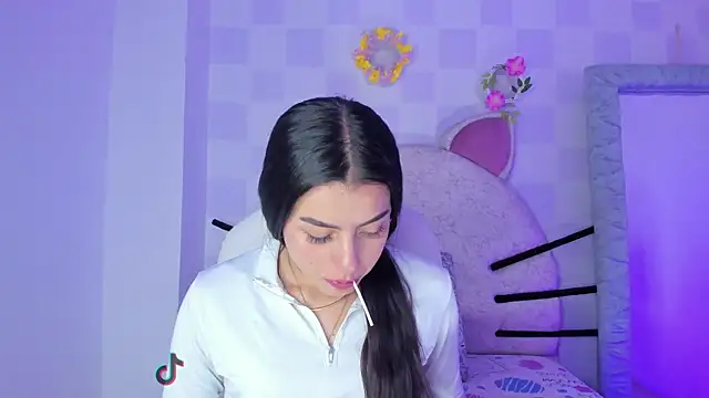 nattaly adams online show from 1, 10, 2025