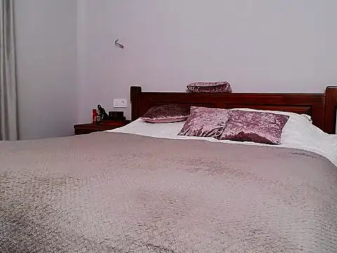 BLUEBLUE SKY online show from 3, 10, 2025