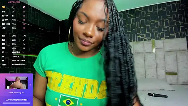 Snapshot of brenda_nova18 chatting on 12, 12, 2024 brenda nova18 online show from 12, 12, 2024
