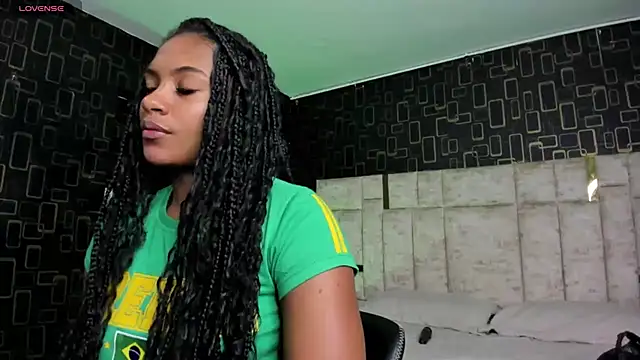 Snapshot of brenda_nova18 chatting on 23, 12, 2024 brenda nova18 online show from 23, 12, 2024