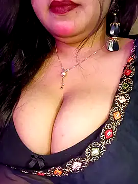 Snapshot of Suhanakhan00 chatting on 7, 3, 2025 Suhanakhan00 online show from 7, 3, 2025