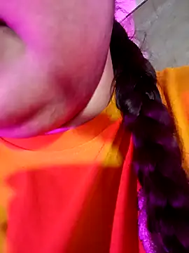 Suhanakhan00 online show from 17, 5, 2026