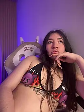 Snapshot of Sophie_LS chatting on 11, 1, 2025 Sophie LS online show from 11, 1, 2025
