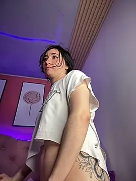 Snapshot of Sophie_LS chatting on 12, 1, 2025 Sophie LS online show from 12, 1, 2025