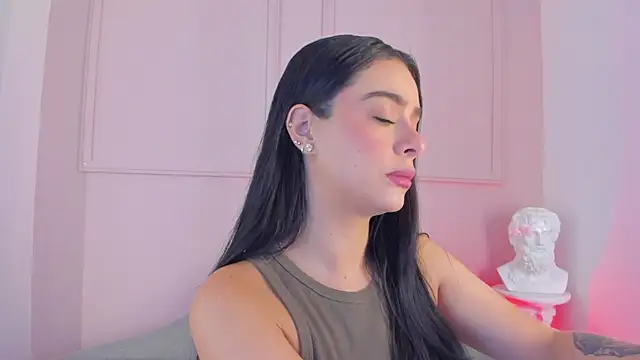 Snapshot of victoria_milann chatting on 27, 11, 2025 victoria milann online show from 27, 11, 2025