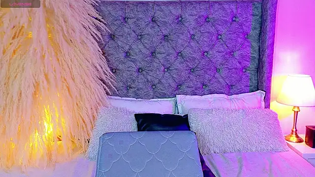 Snapshot of astridjonness chatting on 11, 10, 2025 astridjonness online show from 11, 10, 2025