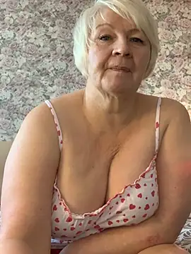 Laura Millf online show from 19, 1, 2025