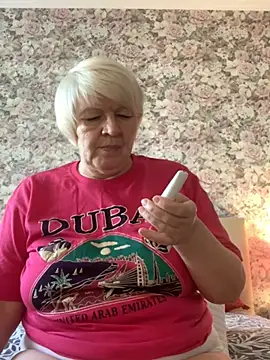 Laura Millf online show from 20, 1, 2025