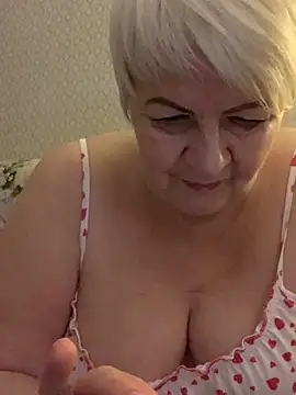 Laura Millf online show from 30, 1, 2025